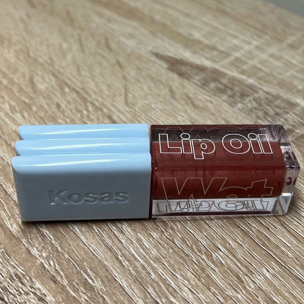 Kosas Wet Lip Oil Plumping Peptide Lip Treatment Gloss - Dip
